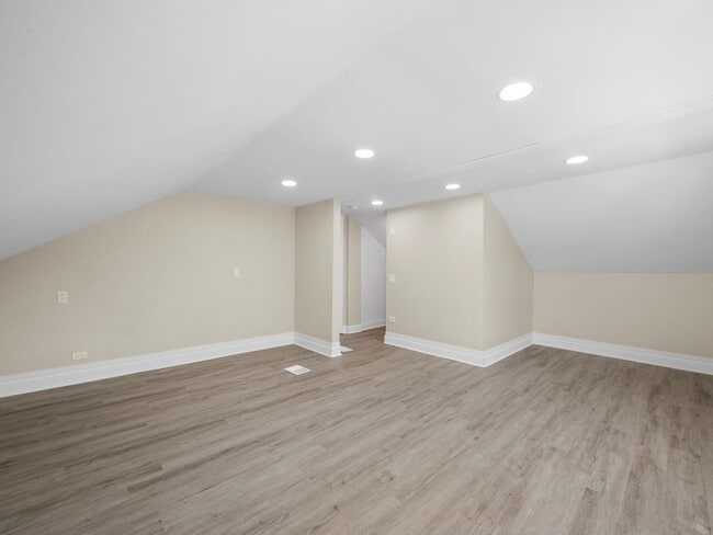 Building Photo - 811 S 7th Ave