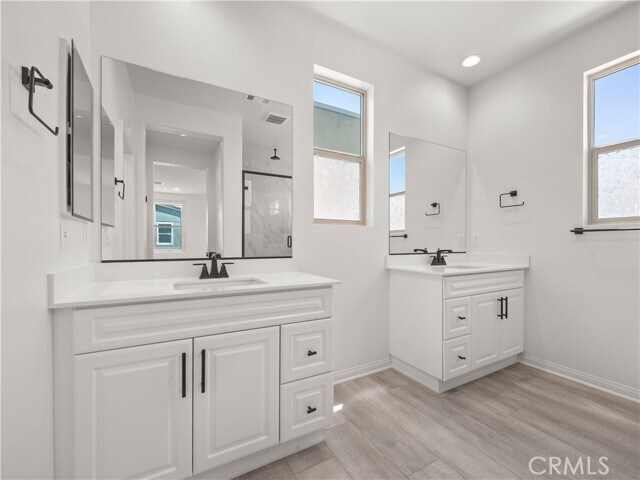 Building Photo - 27448 Pioneer Ct