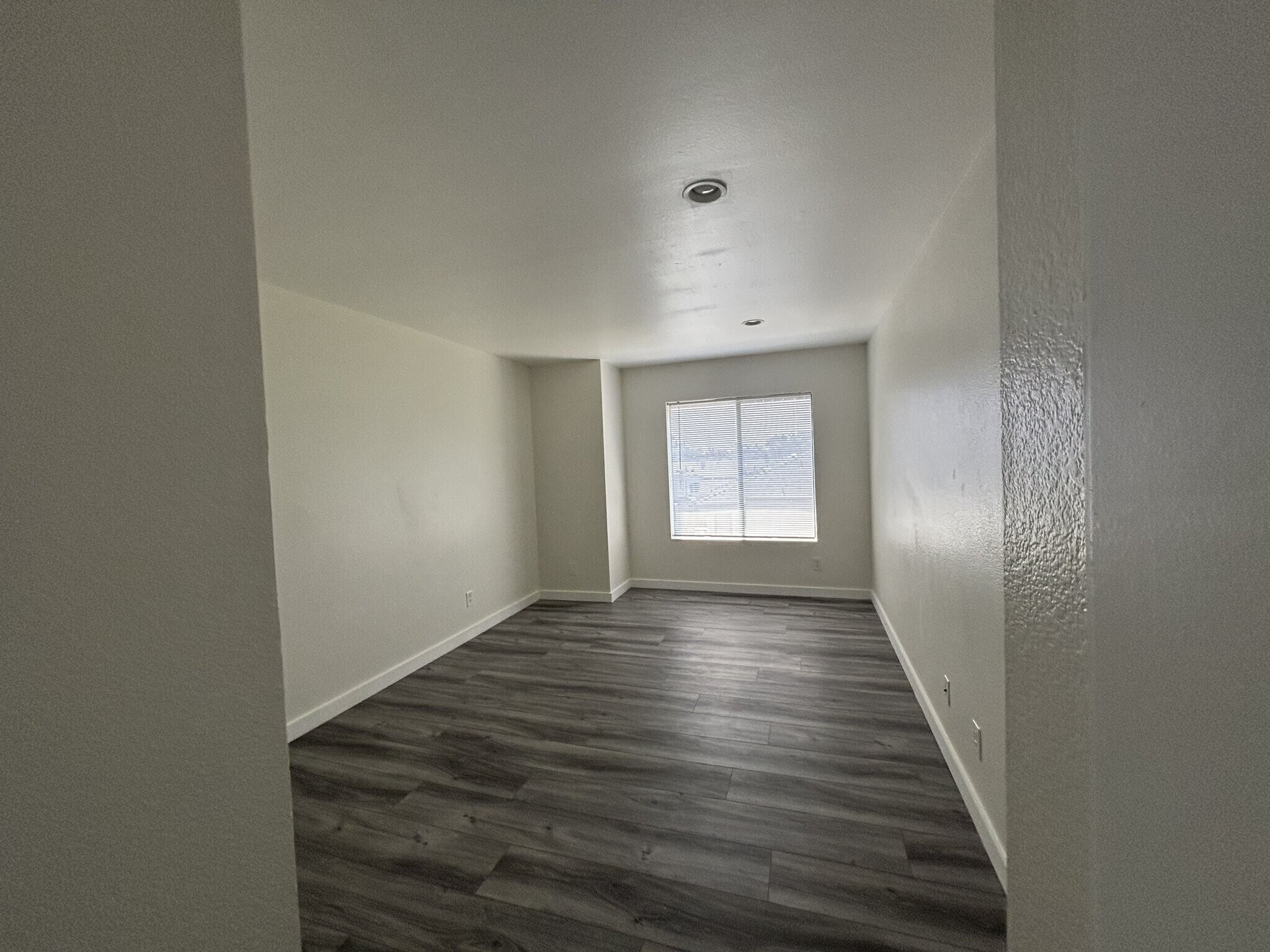 Building Photo - 4435 Nobel Dr