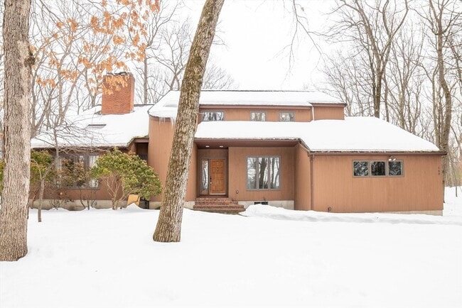 Building Photo - 160 Floral St