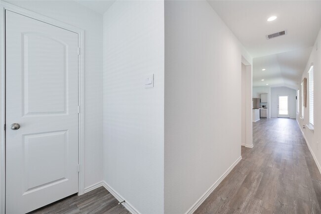 Building Photo - 5706 Simcrest Grove Dr