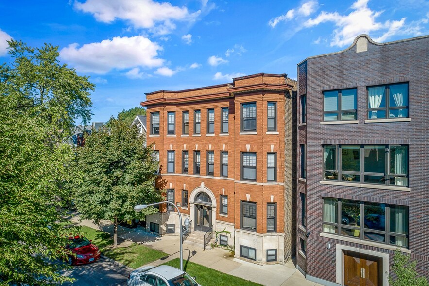 Building Photo - 3639 N Paulina St