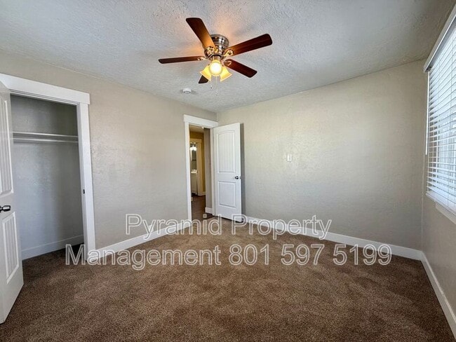 Building Photo - 3185 S 900 E