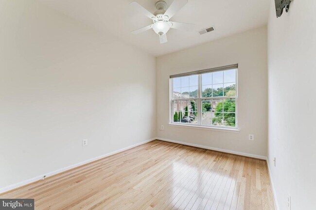 Building Photo - 4577 Derring Ln