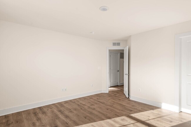 Building Photo - 383 Scranton Ln