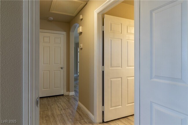 Building Photo - 8688 Little Fox St