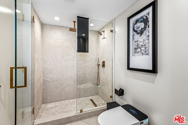 Building Photo - 10550 Wilshire Blvd