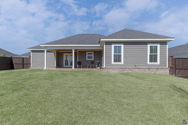 Building Photo - 210 Saraland Trl