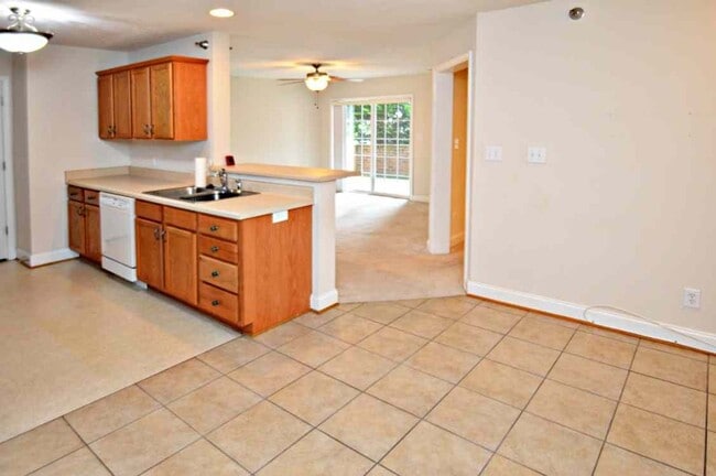 Building Photo - 623 Wyndhurst Dr