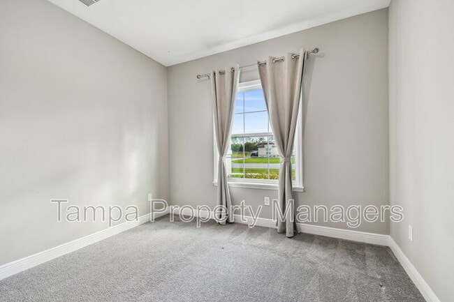 Building Photo - 10324 Crestview Heights Ave