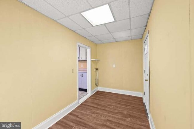 Building Photo - 640 1/2 3rd St