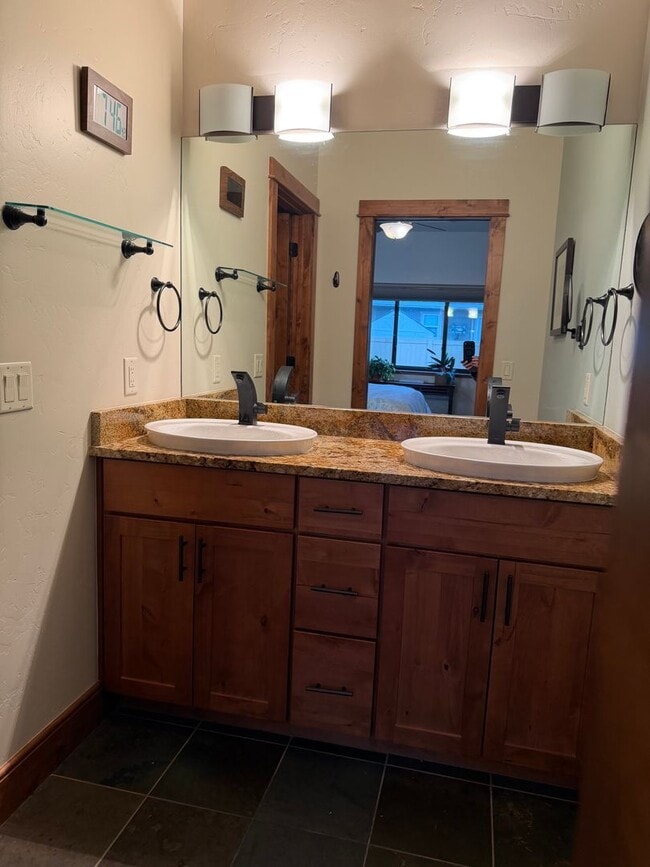 Building Photo - New Whitefish Rental - 3 Bedroom/2.5 Bath Beautiful Updated Home (Unfurnished). Available Aug 1st.