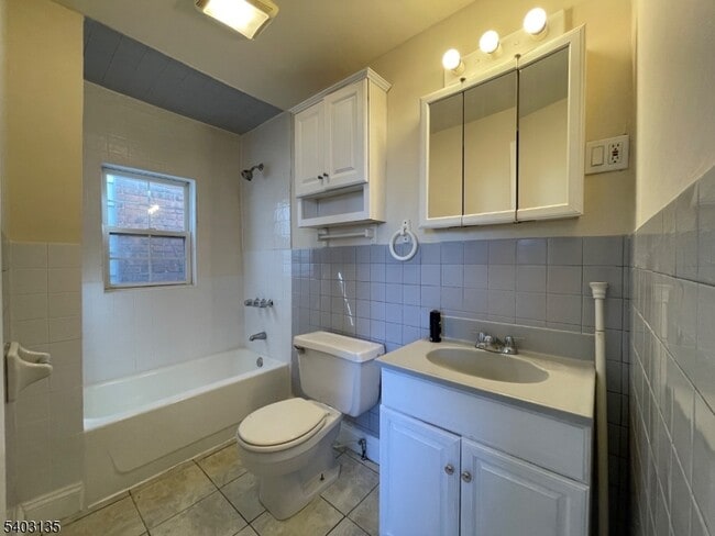 Building Photo - 115 Park Ave