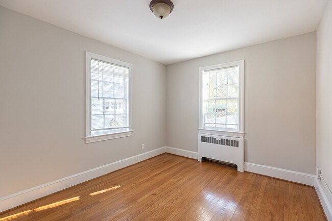 Building Photo - Completely Updated Charming Cape Cod