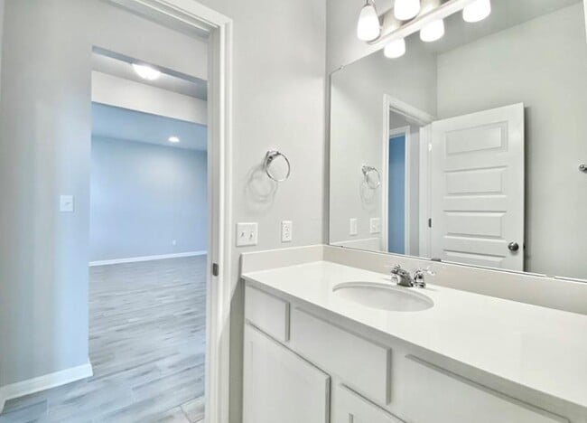 Building Photo - 2420 Pecan Island Dr
