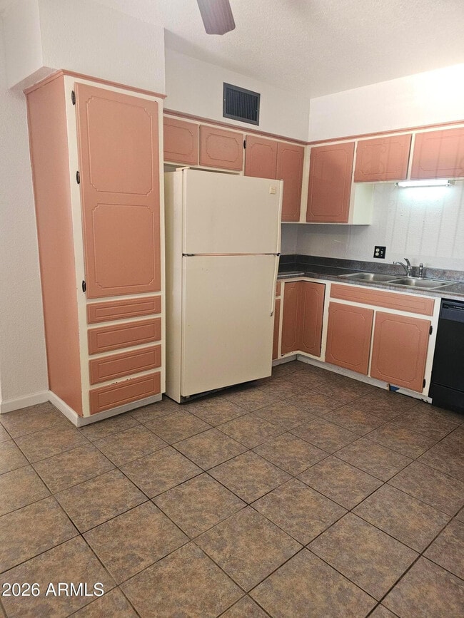 Building Photo - 4933 Marconi Dr