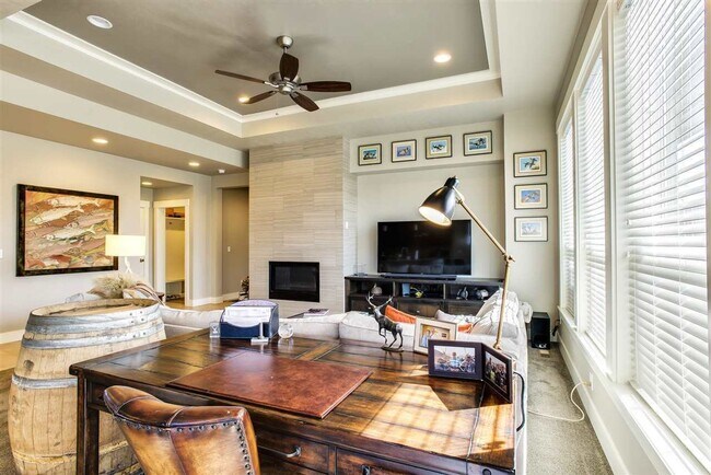 Building Photo - Beautiful 3 bed, 2 bath home in SpurWing G...