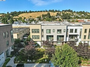 Building Photo - 25243 Villager Ln