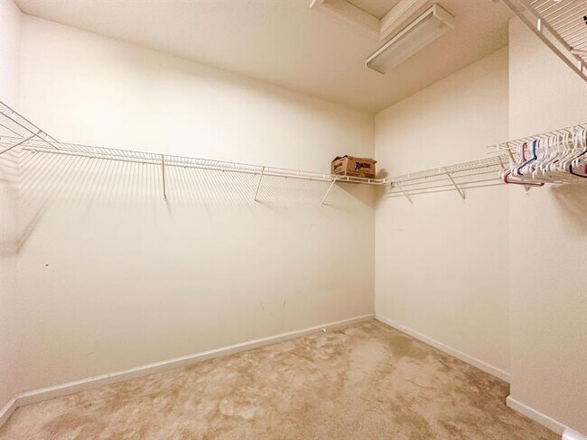 Building Photo - 4335 Coventry Pointe Way
