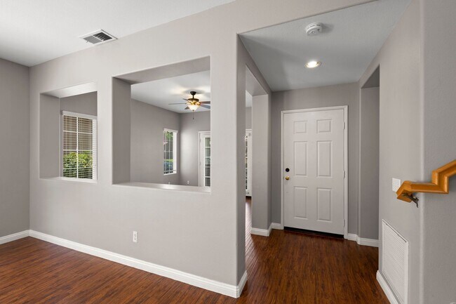 Building Photo - Gorgeous 3 Bedroom Chula Vista Home!