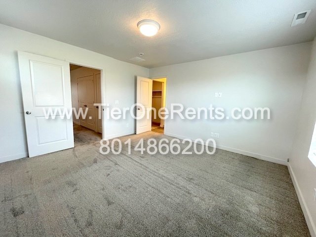 Building Photo - This property offers a NO DEPOSIT option a...