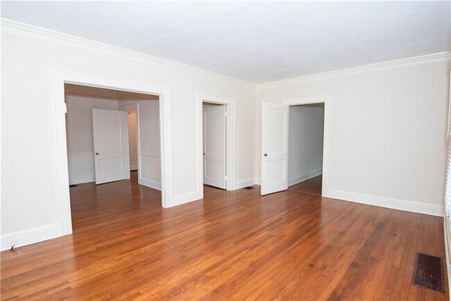 Building Photo - 5450 E Mountain St