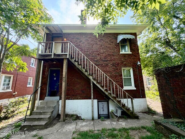 Building Photo - 668 Lindell Ave