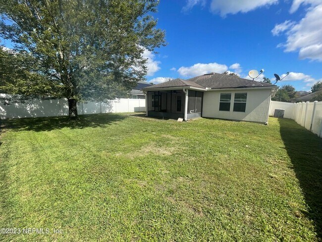 Building Photo - 4723 Pine Lake Dr