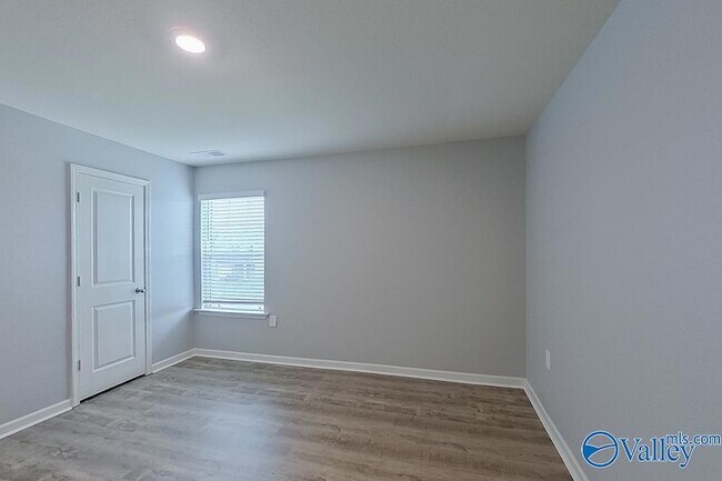 Building Photo - 1044 Pilgrim Ln
