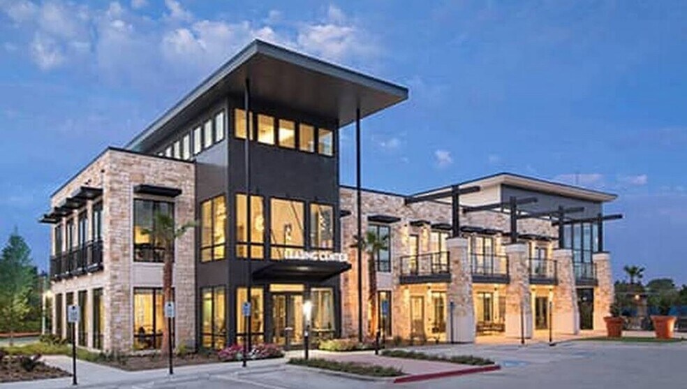 Building Photo - 3801 Vitruvian Way