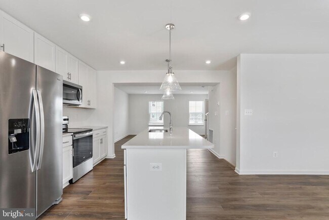 Building Photo - 233 Clifton Mnr