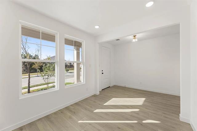 Building Photo - 1901 Jamestown Wy