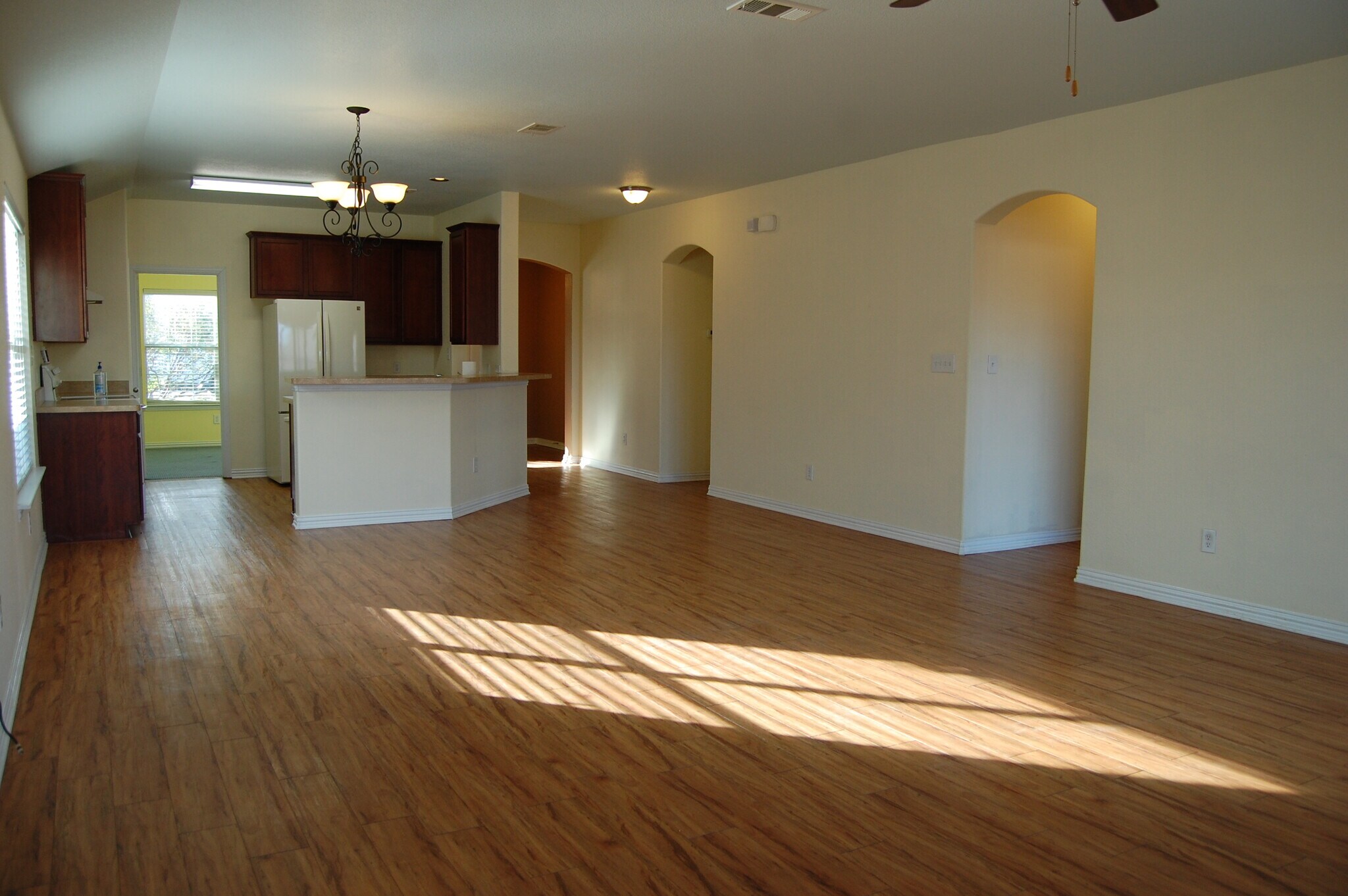 Building Photo - 706 Cedar Cove Dr