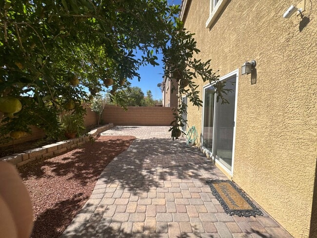 Building Photo - 4-bedroom house for rent in Highlands Ranch!