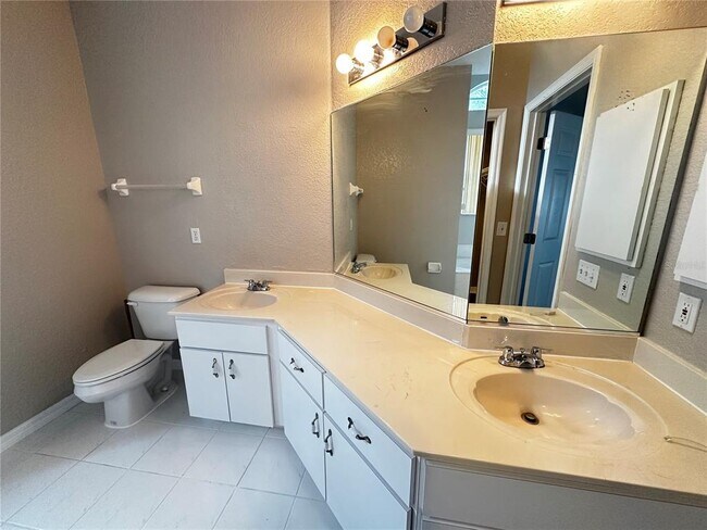 Building Photo - 10061 SW 74th Terrace