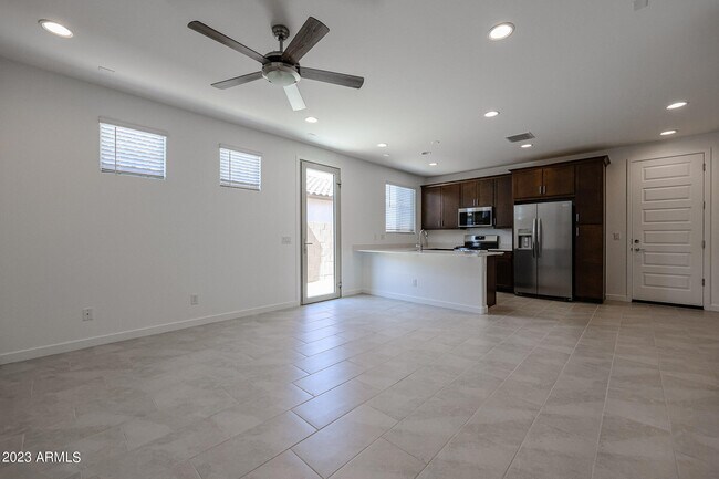 Building Photo - 2071 W Sierra Sunset Trail