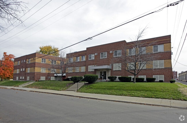 Building Photo - 714 Plymouth Ave