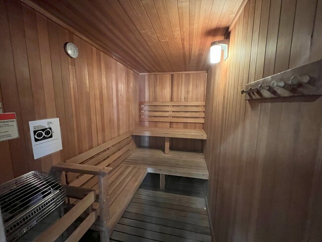 2 Saunas - 7250 Franklin Ave