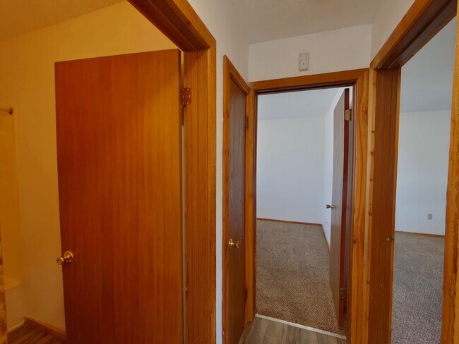 Building Photo - 3950 N Garland Cir