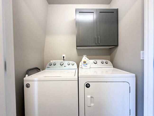 Building Photo - Beautiful Modern Home in N Portland!