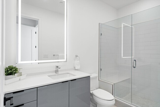 Building Photo - Premier Penthouse Suite at Seven 88 West Midtown-