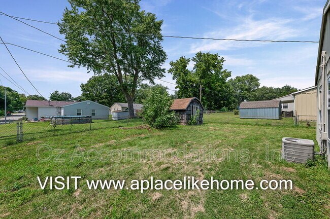 Building Photo - 3310 Iroquois Ln