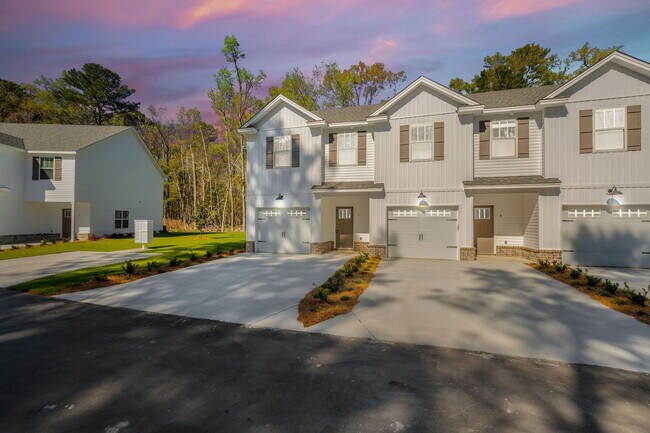 Building Photo - 70 Vining Way