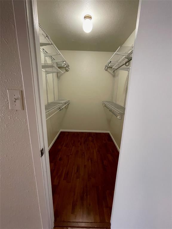 Building Photo - 2204 Berkett Dr