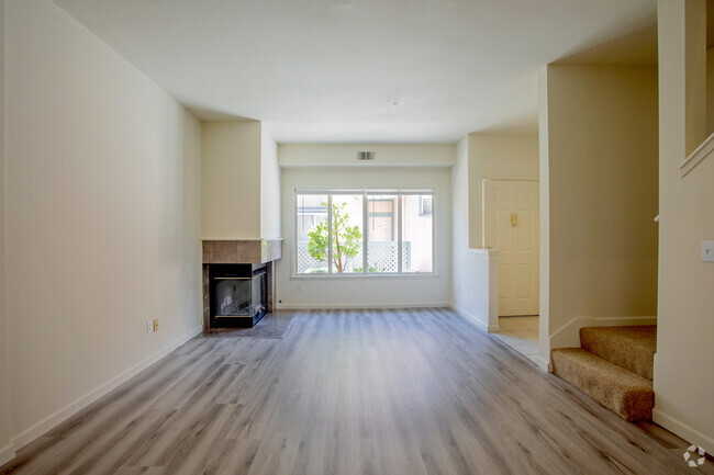 3BR, 2.5BA - 1390 - 20 McAker