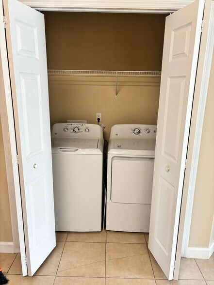 Laundry Area - 1123 Normandy Dr