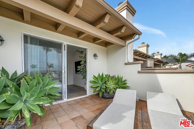 Building Photo - 6442 Lunita Rd