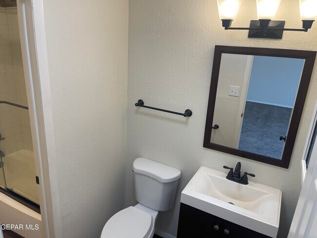Building Photo - 10640 Cuatro Vistas Dr