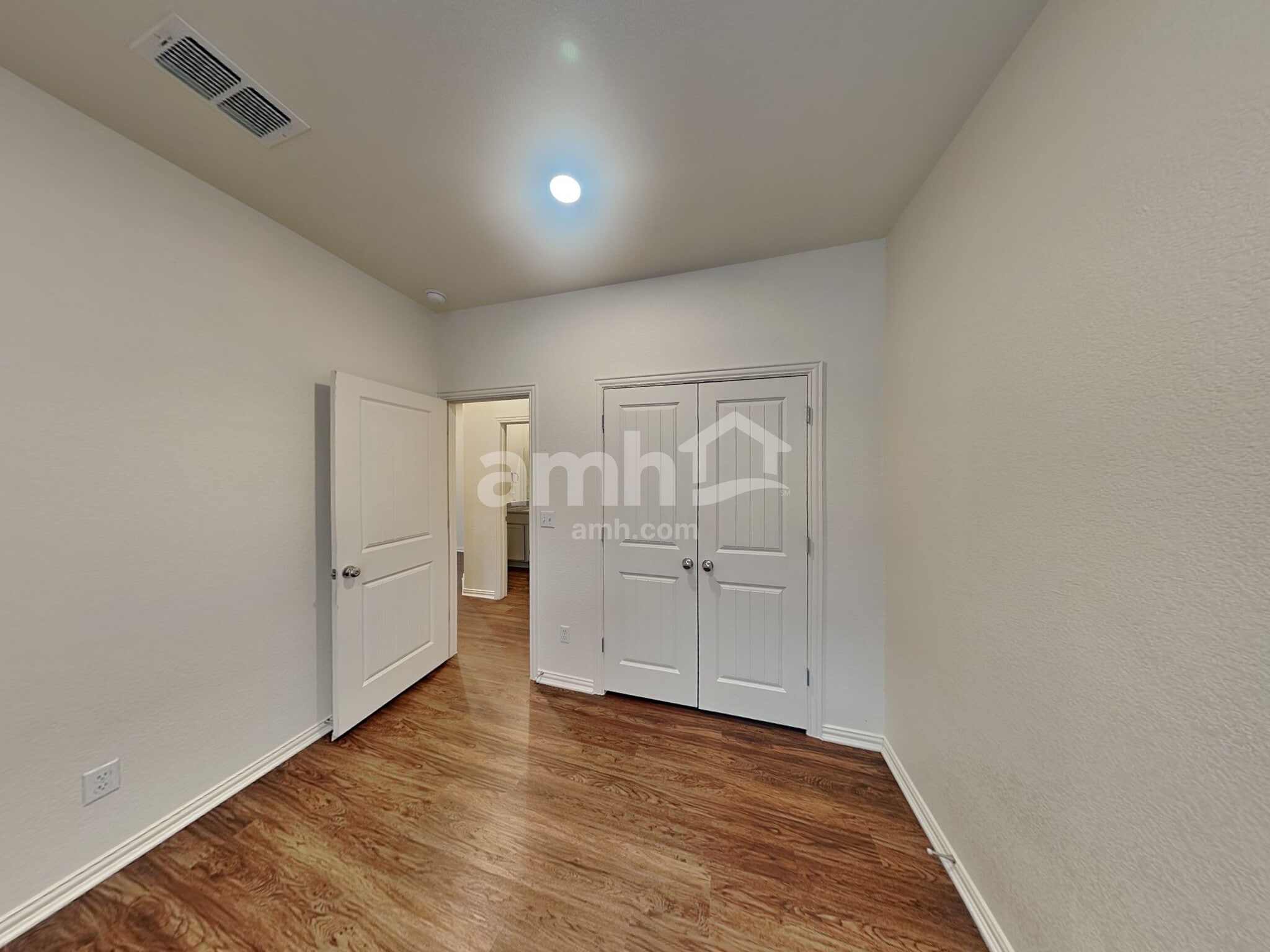 Building Photo - 2718 Wolfcreek