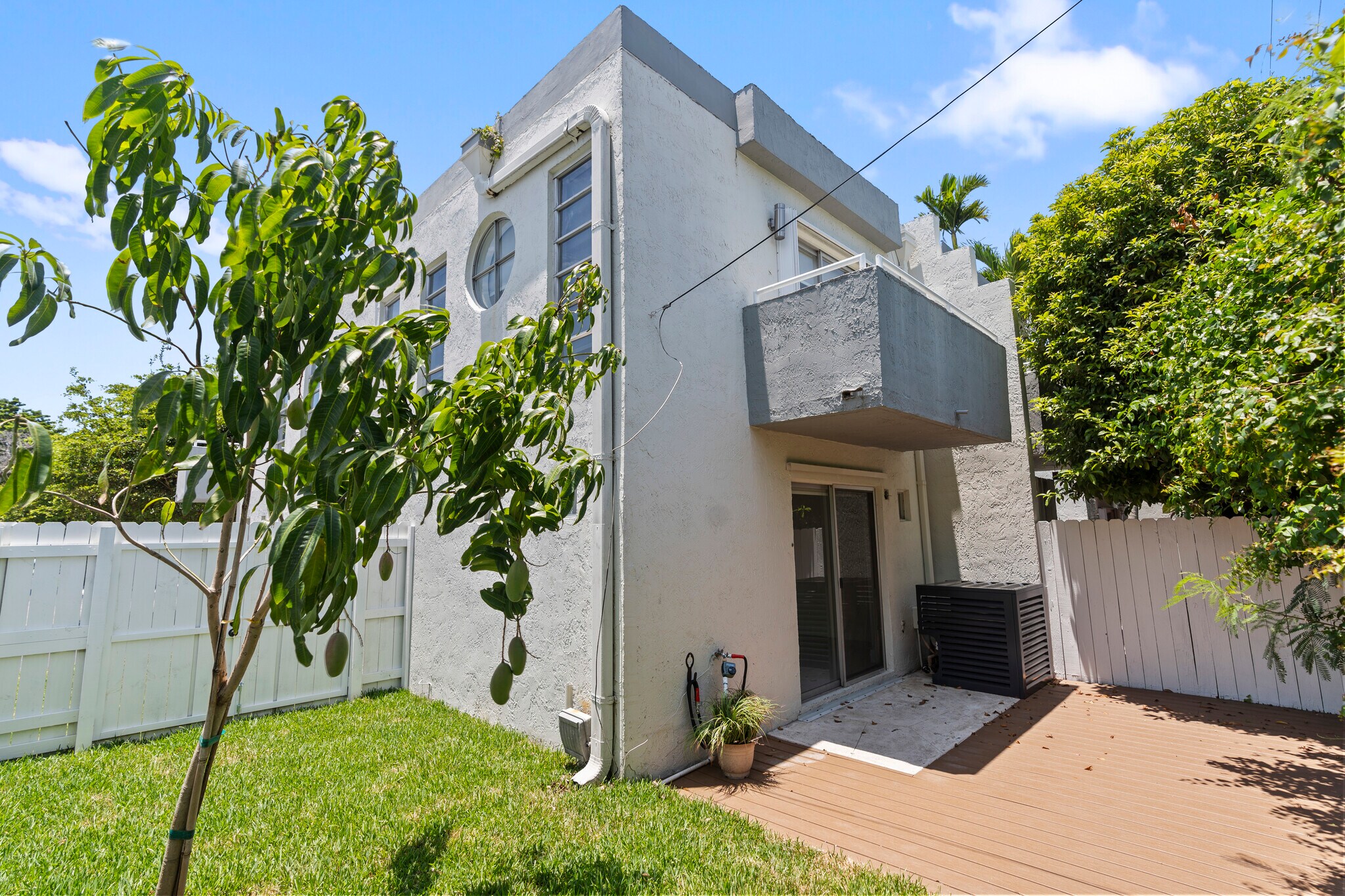 Building Photo - 3597 SW 17th St